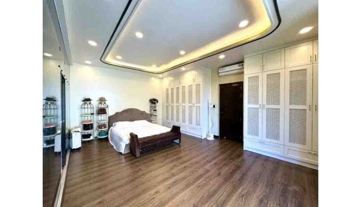 Gấp giảm 1.1 tỷ Biệt Thự 2 Tầng Đẹp Lung Linh Hẻm Xe Tải 184m2_8*23 Khu Vip Bên Sông Hiệp Bình Chánh Thủ Đức Tặng Nội Thất Xịn